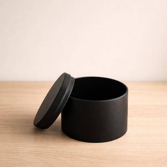 ✨ Lata Premium de Aluminio Negra – Mate con Tapa | desde $40 (mayoreo +25)