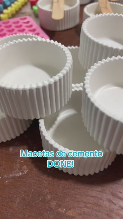 ✨Maceta Rayada Artesanal – 
$8.00 c/u (mayoreo desde 25 pzas)